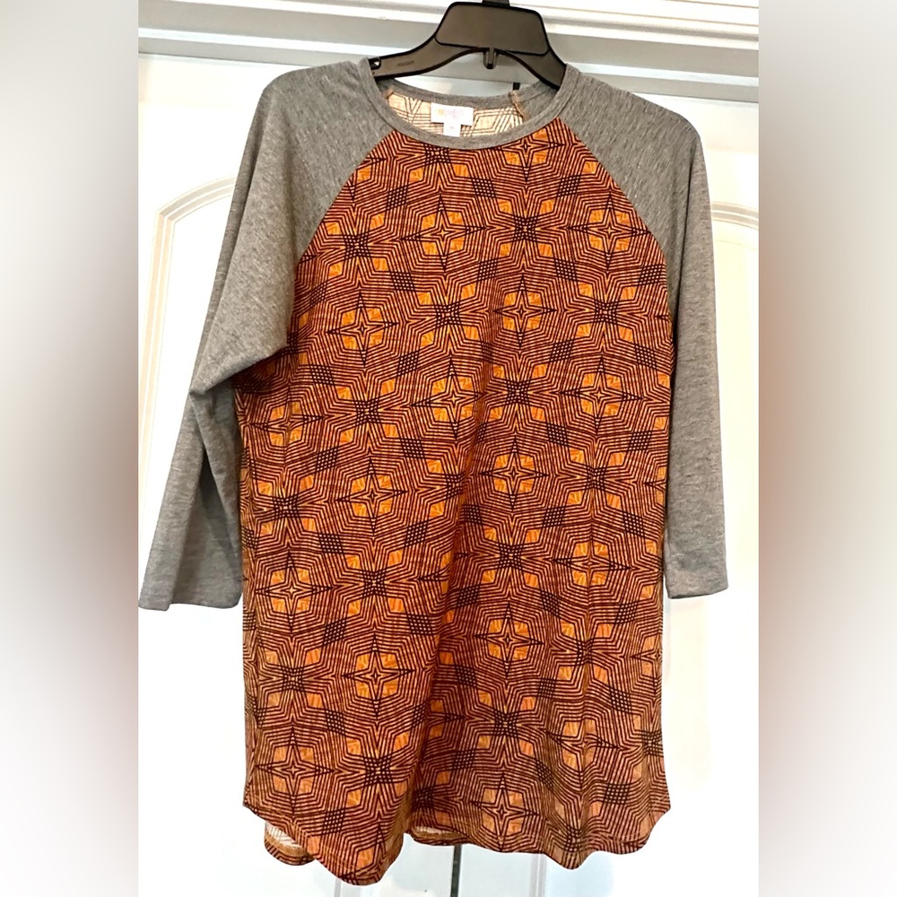 Lularoe Ladies Mid Sleeve Gray Rust Geometric Shirt size Medium NWT